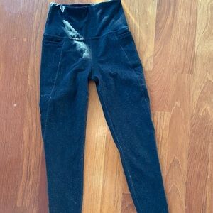 Beyond Yoga, black spacedye, pocket leggings, S